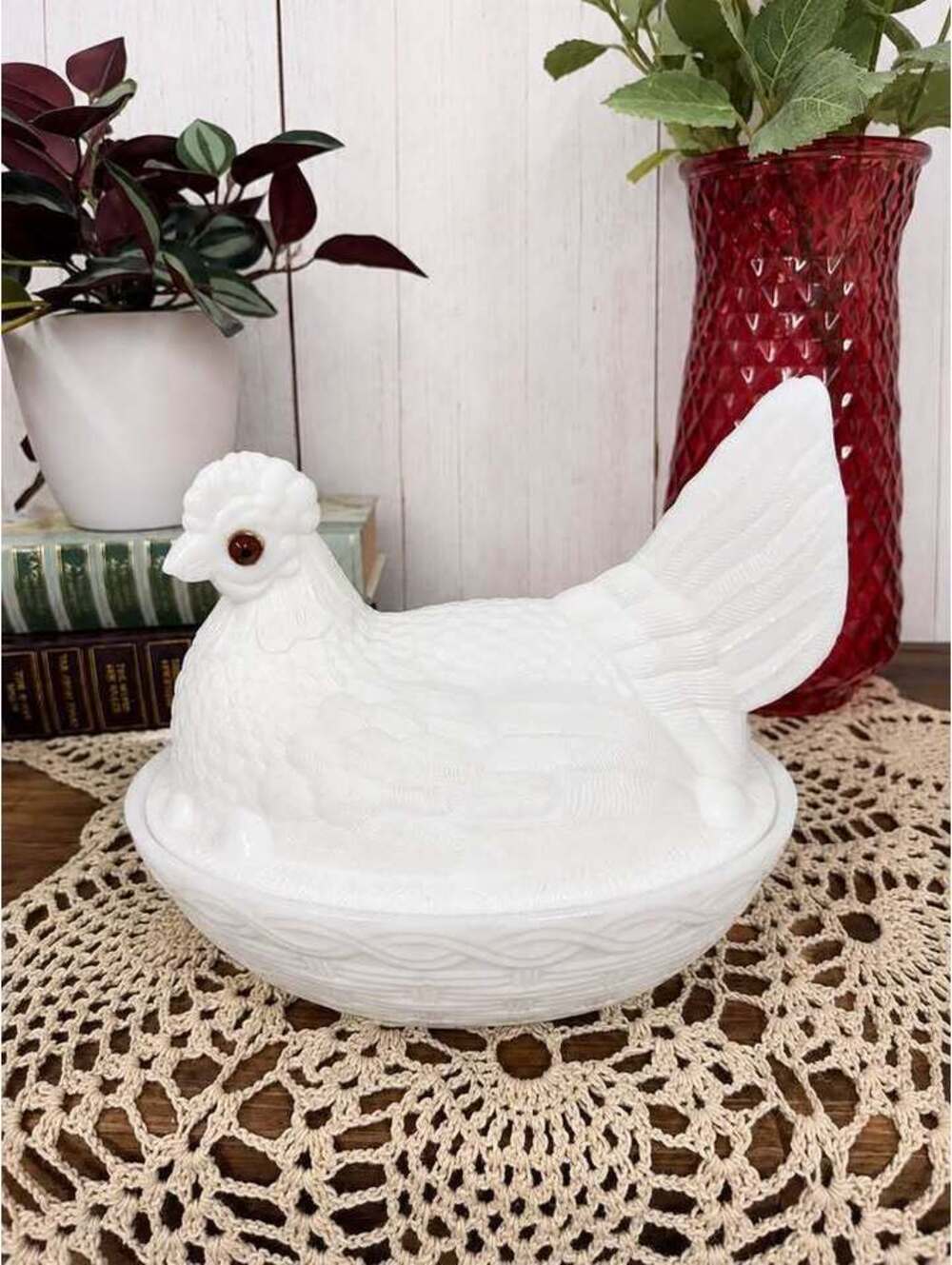 Antique Challinor Taylor Milk Glass Hen on Nest Glass Eyes Split Tail 7”